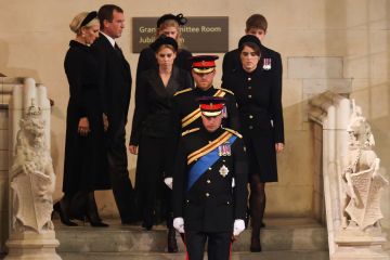 Wills & Harry 'stood out' by not walking together during emotional vigil for Queen