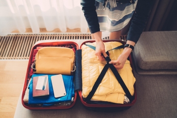 Mum slammed for packing too much for long-haul holiday - but people are divided